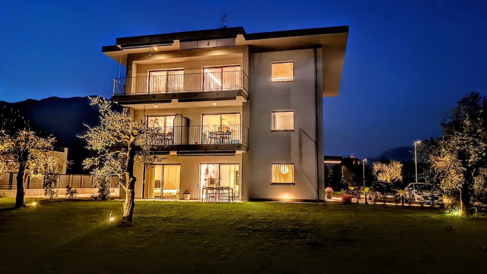 Elvy Garda Living Garden Apartment Riva del Garda Exterior photo