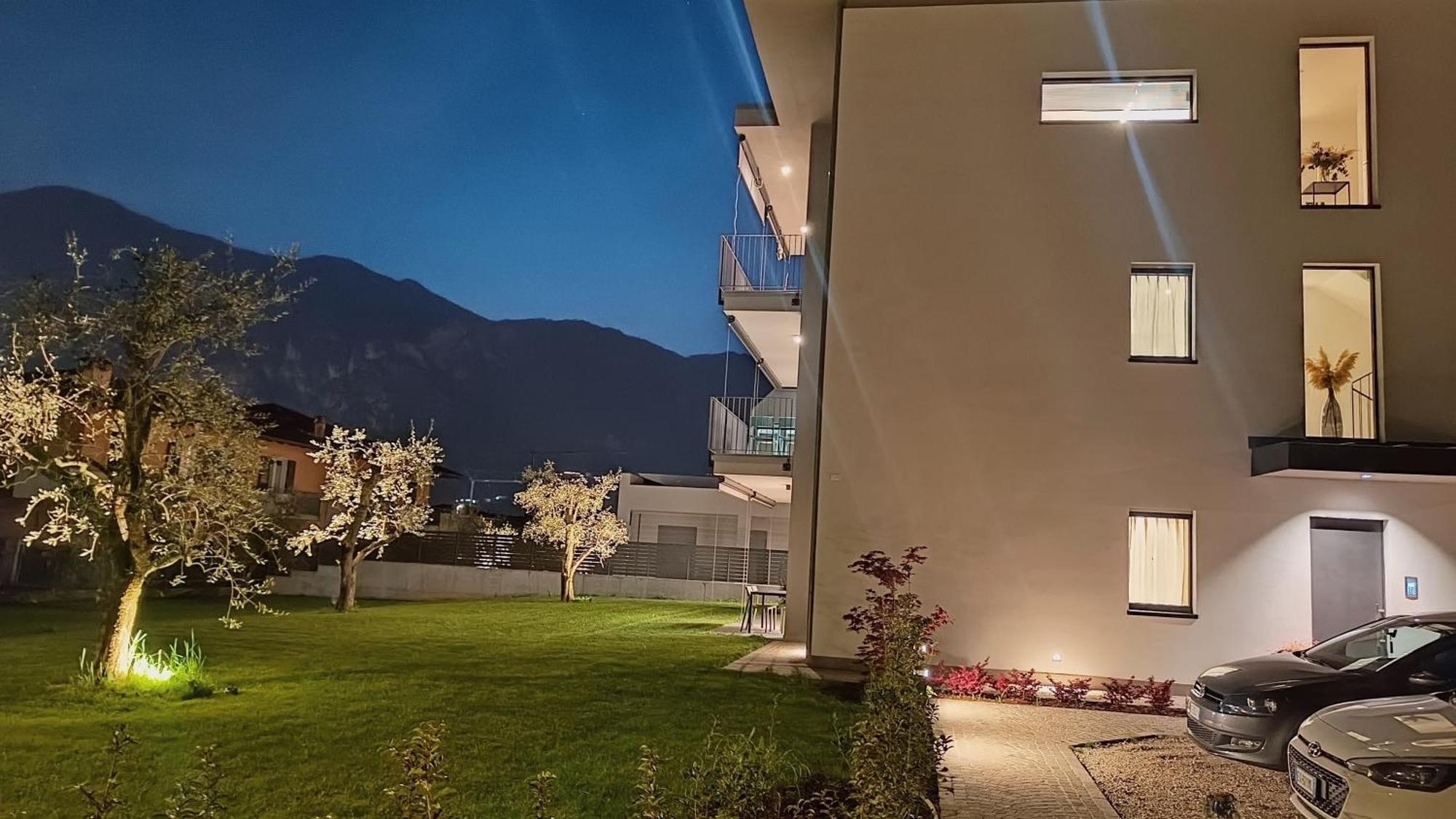Elvy Garda Living Garden Apartment Riva del Garda Exterior photo
