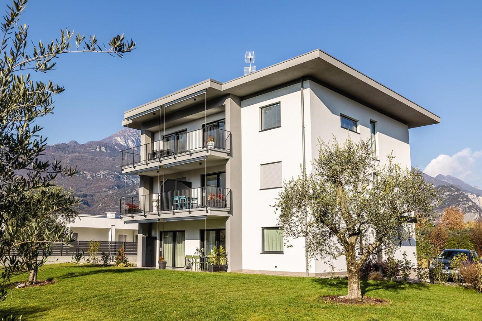 Elvy Garda Living Garden Apartment Riva del Garda Exterior photo