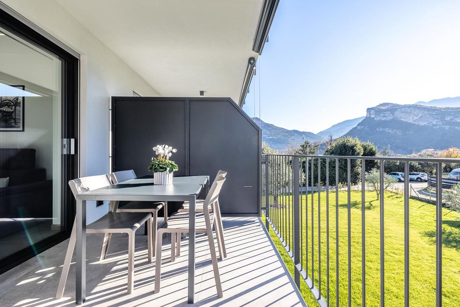 Elvy Garda Living Garden Apartment Riva del Garda Exterior photo